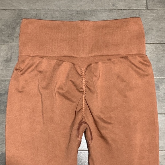 Bo & Tee Surge Curved Waist Seamless Scrunch Leggings - Rust - Small - Picture 8 of 10